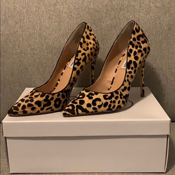 steve madden daisie leopard pump